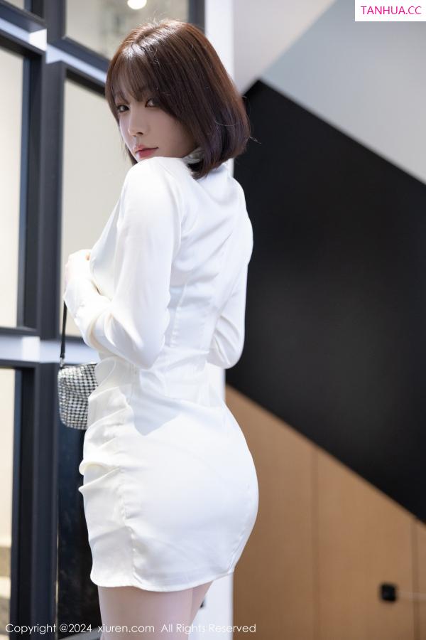 [XiuRen]高清写真图 2024.08.02 No.8963 徐莉芝Booty 丝袜美腿